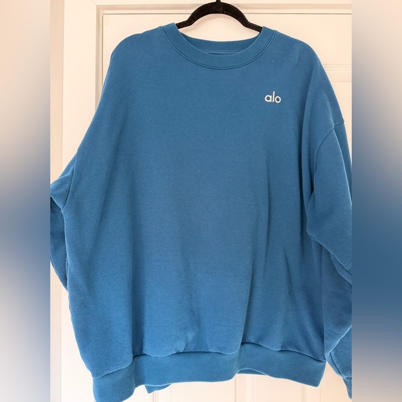 Auth.✅ ALO Yoga Accolade Crewneck in “Eclipse Blue” Size Large💙 - Picture 2 of 8